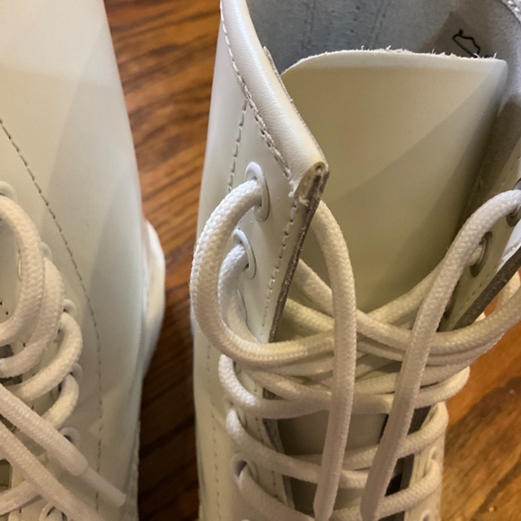 Dr. Martens white boots size 6 - Picture 11 of 12
